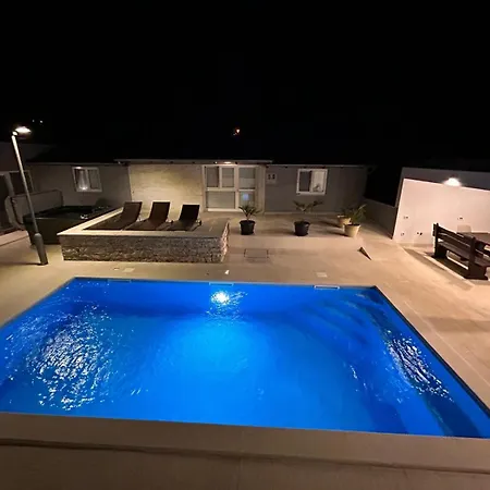 וילה Monte Magno פולה