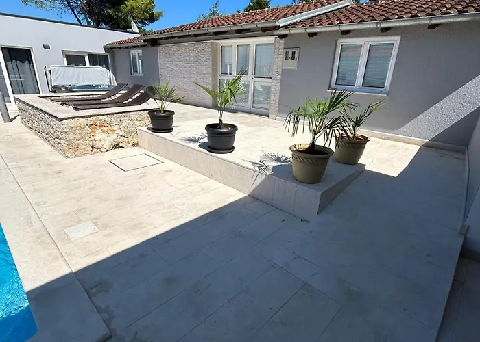 Monte Magno Βίλα