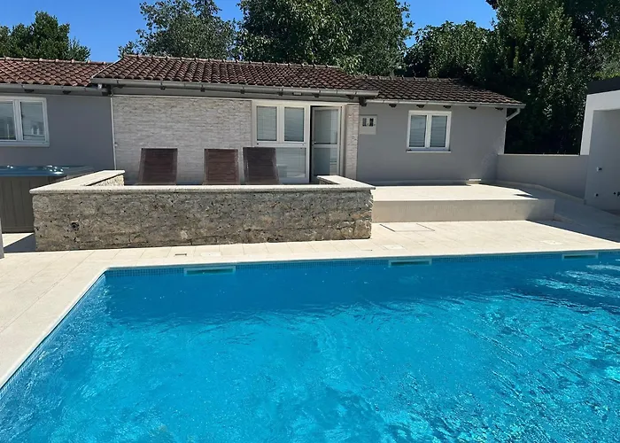 Monte Magno Βίλα